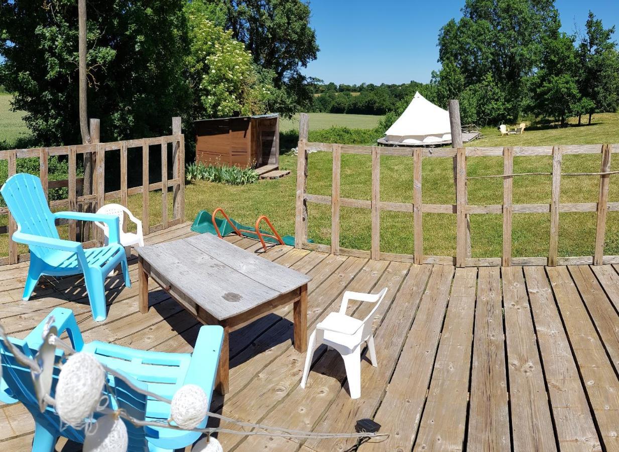 Camping La Petite Houmee Curzay-sur-Vonne Dış mekan fotoğraf