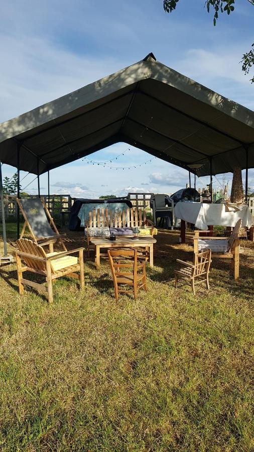 Camping La Petite Houmee Curzay-sur-Vonne Dış mekan fotoğraf
