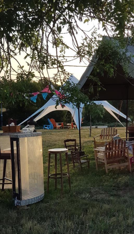 Camping La Petite Houmee Curzay-sur-Vonne Dış mekan fotoğraf