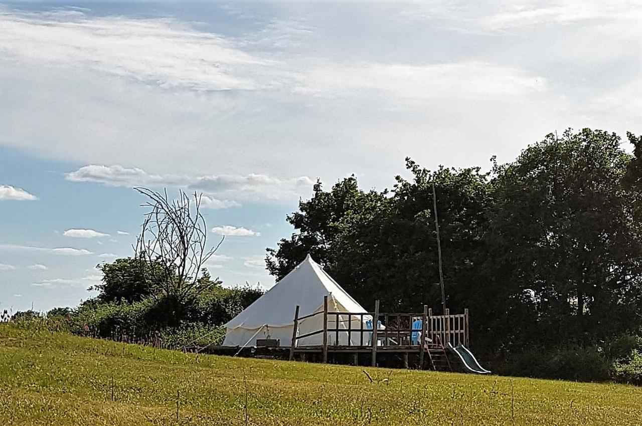 Camping La Petite Houmee Curzay-sur-Vonne Dış mekan fotoğraf