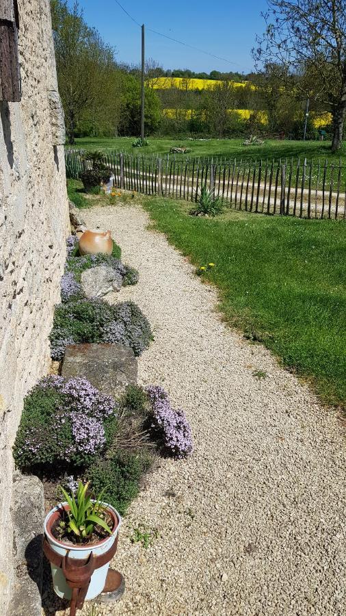 Camping La Petite Houmee Curzay-sur-Vonne Dış mekan fotoğraf